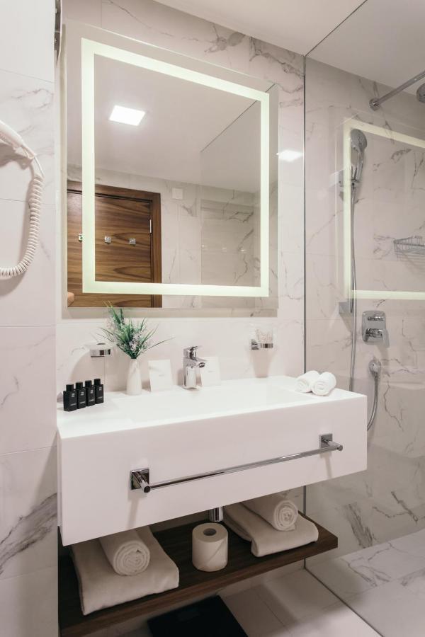 Central Point Hotel Beograd Extérieur photo