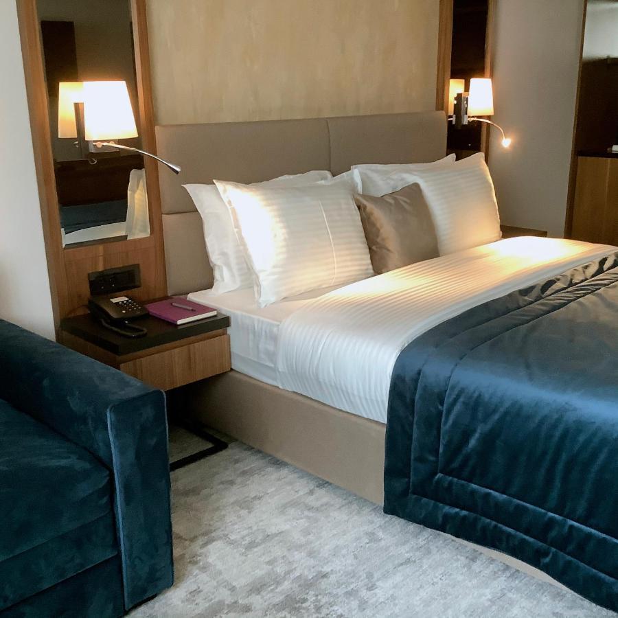 Central Point Hotel Beograd Extérieur photo